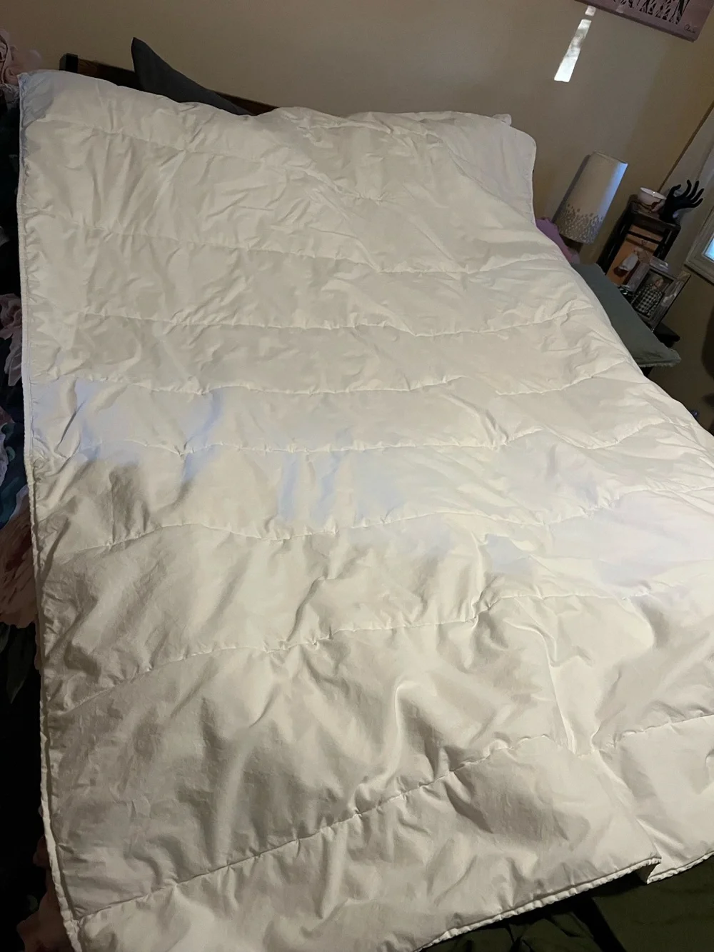 IKEA ~ White Comforter~ STJARNBRACKA~ Twin 80x58”